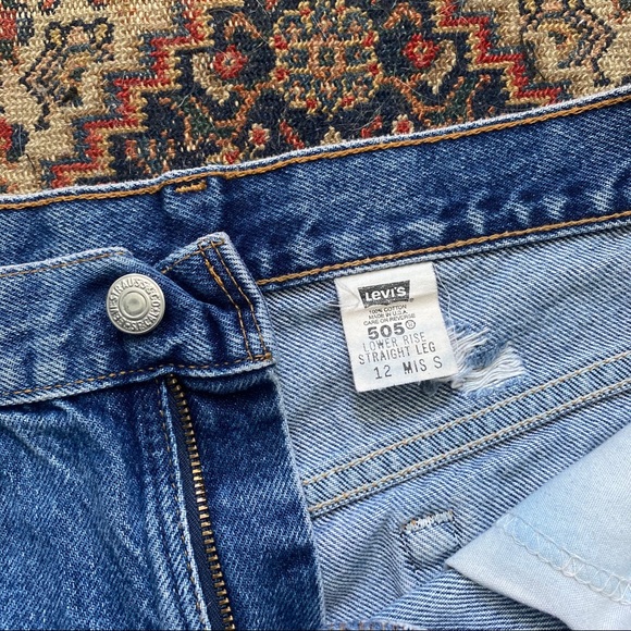 Levi Straus Vintage Distressed Shorts - Picture 4 of 4